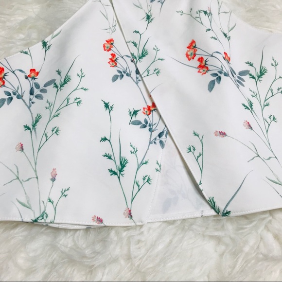SOLD! HOST PICK Zara Floral Open Back Crop Top ✨ - Picture 4 of 6